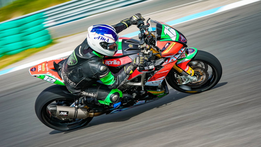 As nakeds dos Troféus de Naked Bikes voltam a fazer história à geral e voltam a vencer a Classe3 das 3 Horas do Estoril pela 4ª vez consecutiva!!