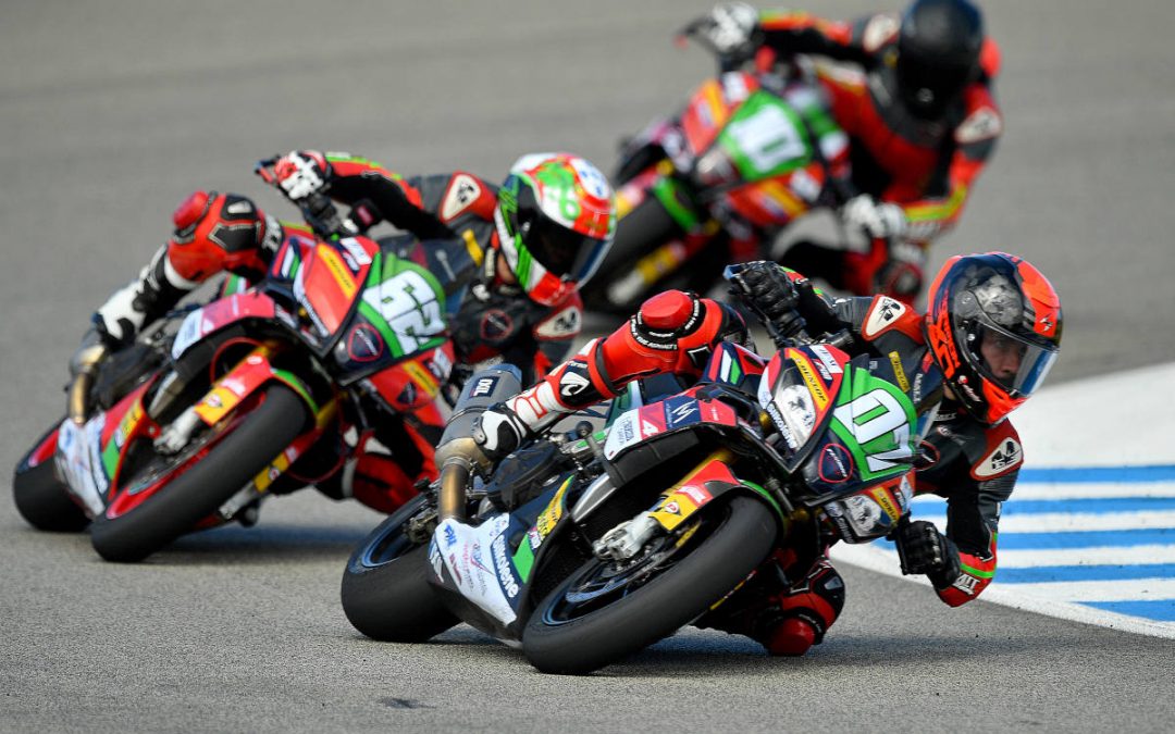 A Ronda 2 dos Troféus de Naked Bikes animou o CIV no mítico circuito de Jerez, com casa cheia e público nas bancadas!!